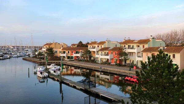 Appartementen Aan Een Zeehaven Bij Zonsondergang Nederlanden — Stockfoto