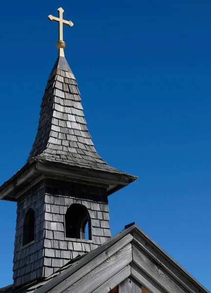 Iglesia Sol Nieve Debajo Cielo Azul Austria — Foto de Stock