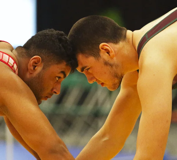 Canada games worstelen mannen hoofden stare — Stockfoto