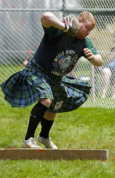 Highland Games Heavy Stone Throw — Stock Photo, Image