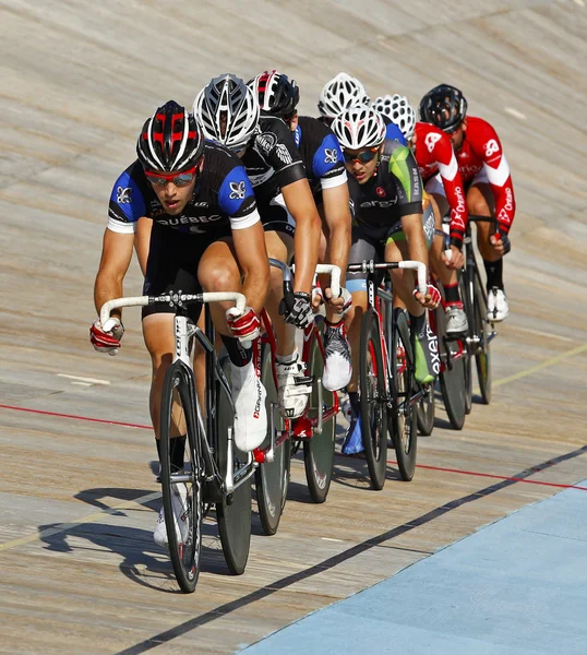 Track cyclists line pack — Stock Photo, Image