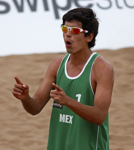 沙滩排球男子墨西哥欢呼 — 图库照片