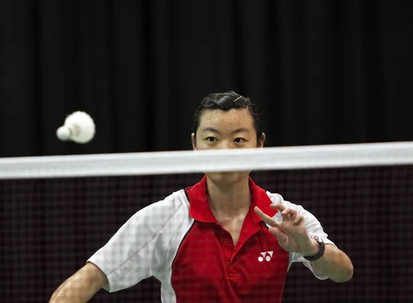 Badminton Kanada Frau dienen Federball — Stockfoto