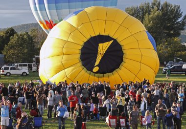 renkli balon sarı siyah
