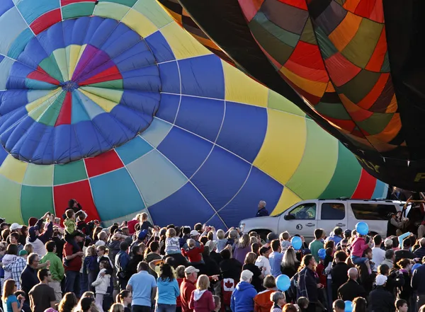 Colorful balloon crowd inflation — Stock Photo, Image