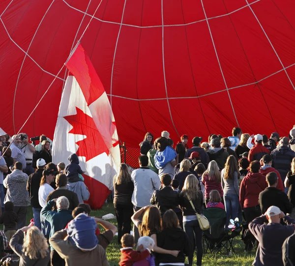 Bunte Ballon kanadische Flagge — Stockfoto