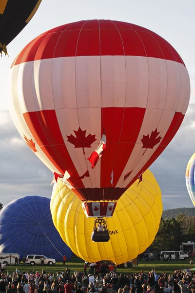 Färgglad ballong Kanada röd vit — Stockfoto