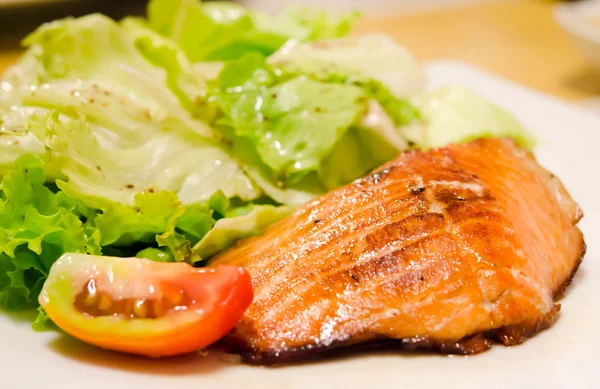 Grilled salmon — Stock Photo, Image