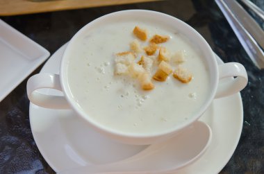 Mantar kremalı çorba.