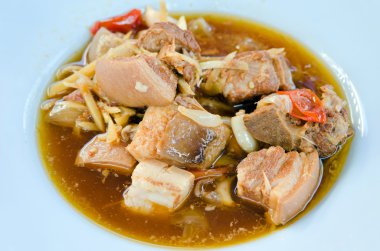 Demlenmiş Domuz eti