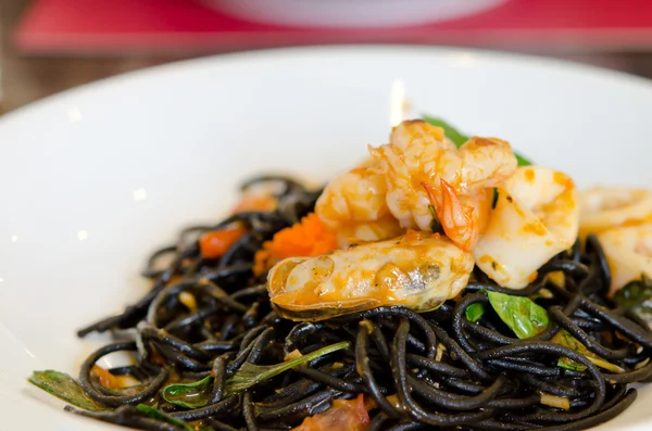 Black spaghetti seafood — Stock Photo, Image