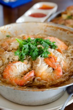 fırında erişte karides