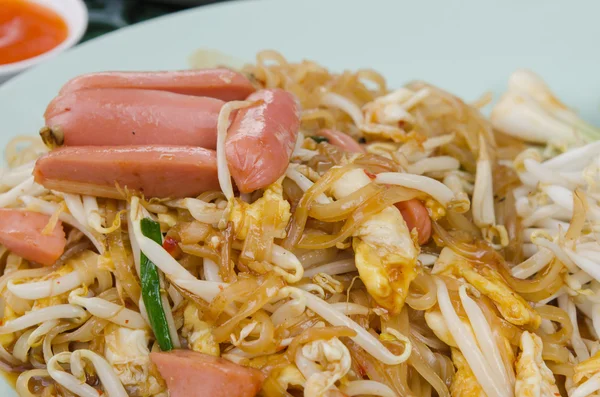 Fried noodles with sausage — Stock Photo, Image