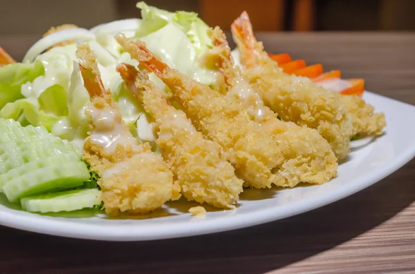 Salada de camarão frito — Fotografia de Stock