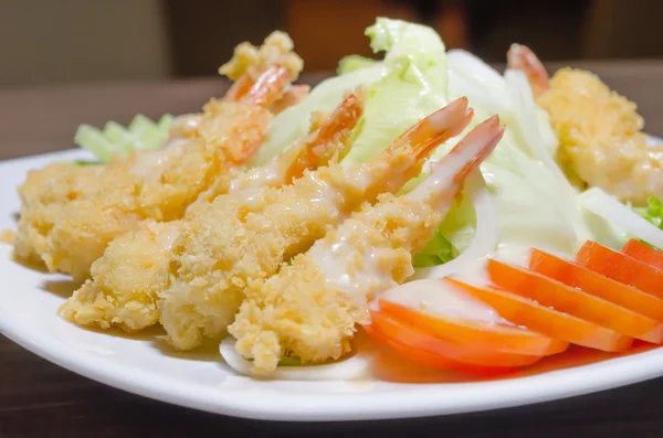 Salada de camarão frito — Fotografia de Stock