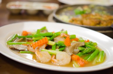 kızarmış karides stir