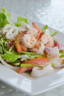 Tay baharatlı salata