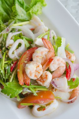 Tay baharatlı salata