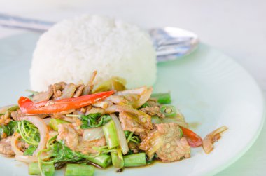 yakın kadar karıştırın kızarmış biftek