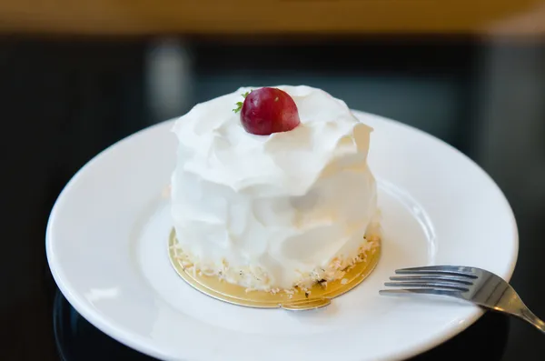 Gâteau à la crème blanche — Photo