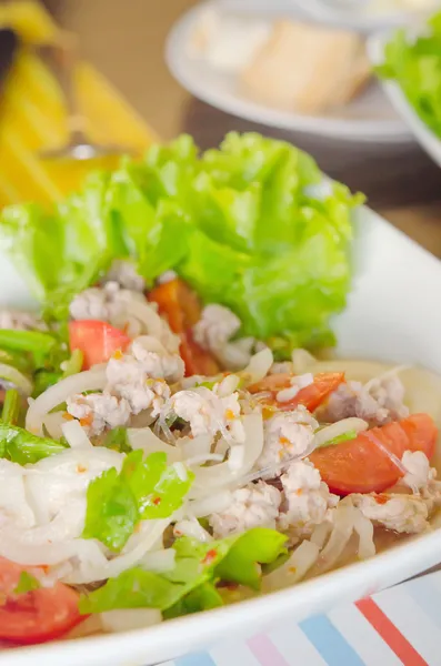 Würziger Salat, asiatisches Essen — Stockfoto