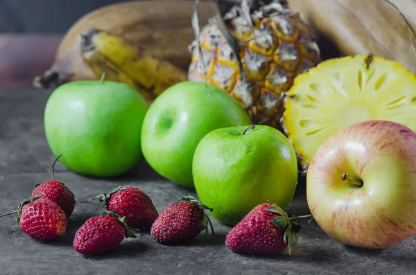 Todavía lfe de frutas de la mezcla — Foto de Stock