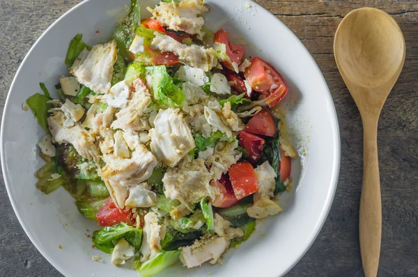 Hähnchensalat von oben — Stockfoto