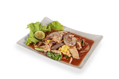 Baharatlı et ve karides deniz ürünleri salatası, Asya usulü mutfak.