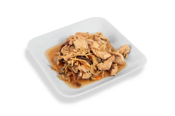 白を基調とした料理に生姜とキノコと炒め鶏 — ストック写真
