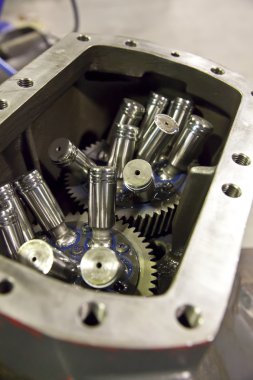 hidrolik makineler, metal parçalar