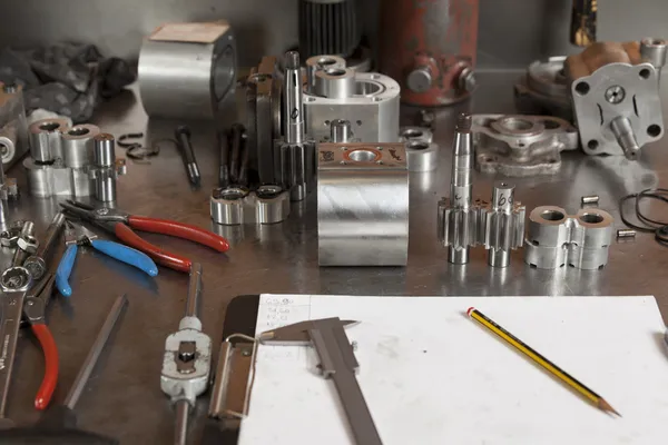 Metal parts of hydraulic machines — Stock Photo, Image