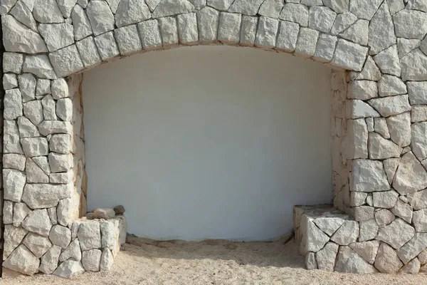 Eine Steinmauer Wald Mini Bühne Stockfoto