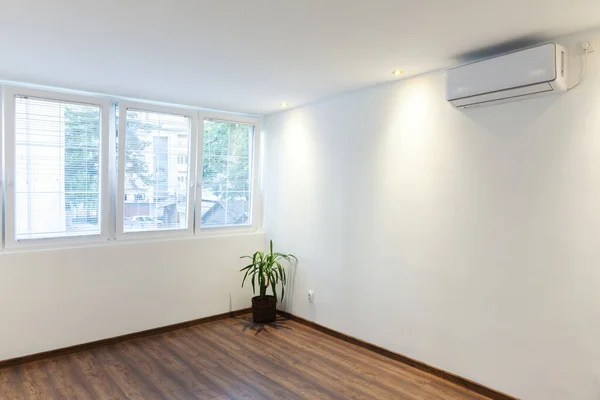 Empty Room Pvc Window Wooden Floor — Stock Photo, Image