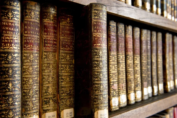 Library of old books — Stock Photo, Image