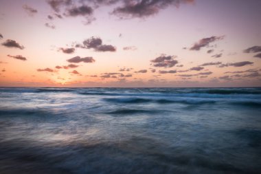Günbatımında Karayip Denizi, Grand Cayman, Cayman Adaları