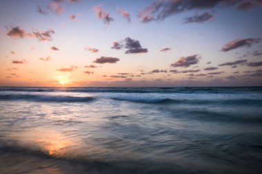 Günbatımında Karayip Denizi, Grand Cayman, Cayman Adaları