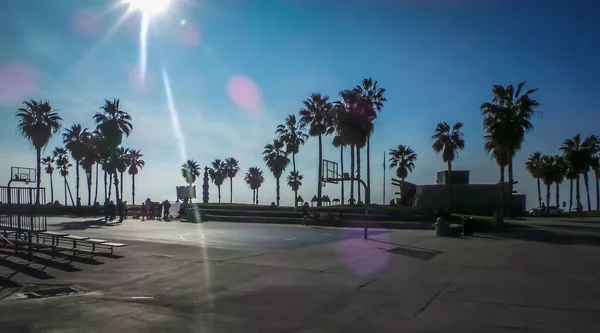 ロサンゼルス アメリカ 2020年1月 ヴェネツィアビーチのバスケットボールコート ストックフォト