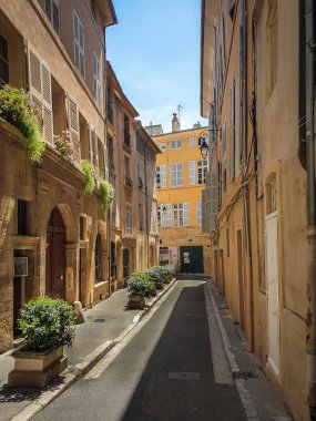 Aix-en-Provence, Fransa, Mayıs 2022, Güney Fransa 'da bir cadde manzarası