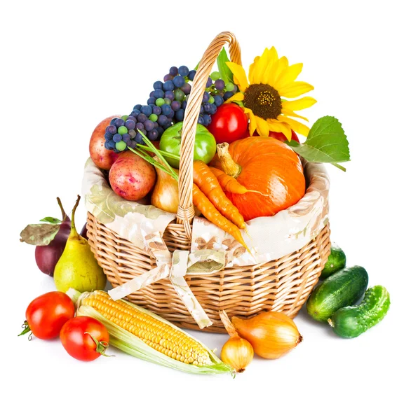 Autumnal harvest vegetables and fruits in basket — Stock Photo, Image