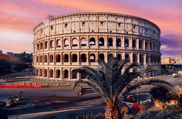 Forntida Colosseum i Rom, Italien — Stockfoto