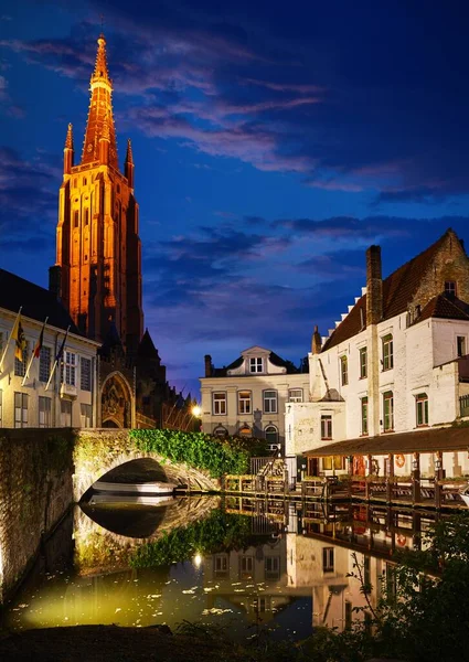 Bruges Bélgica casas de pedra vintage e ponte — Fotografia de Stock
