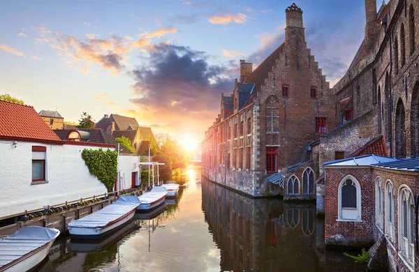 Bruges Belgium medieval ancient houses — Fotografia de Stock