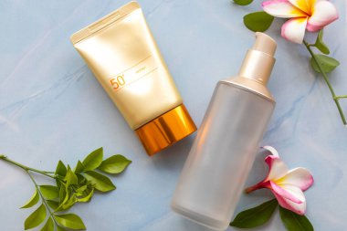 güneş kremi spf50, tonerler serum kozmetik sağlık hizmetleri yaşam tarzı kadın düzenleme düz yatış tarzı cilt yüzü