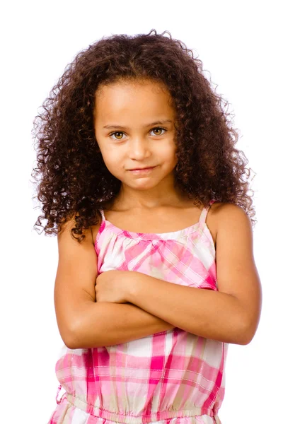 Retrato de uma linda criança negra de raça mista contra fundo branco — Fotografia de Stock