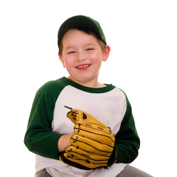 Carino giovane giocatore di baseball o t-ball isolato su bianco — Foto Stock