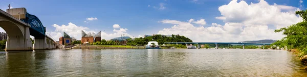 Panoramic image of downtown Chattanooga, Tennessee on Tennessee River — Stock Photo, Image