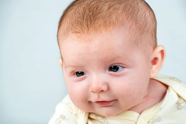 Retrato de criança infantil feliz sorrindo — Fotografia de Stock