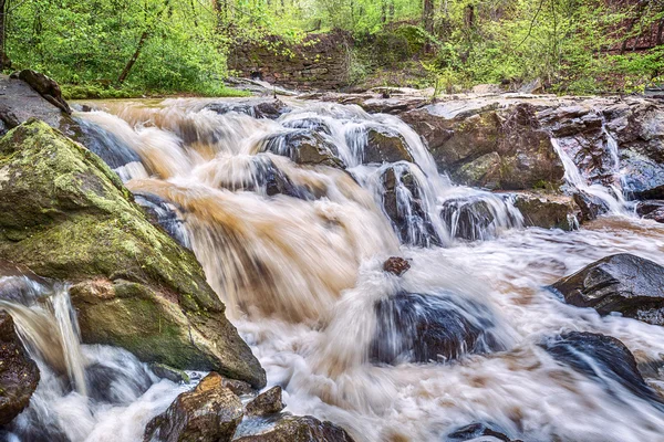 Cachoeira apressando nas montanhas da Geórgia perto de Atlanta — Fotografia de Stock