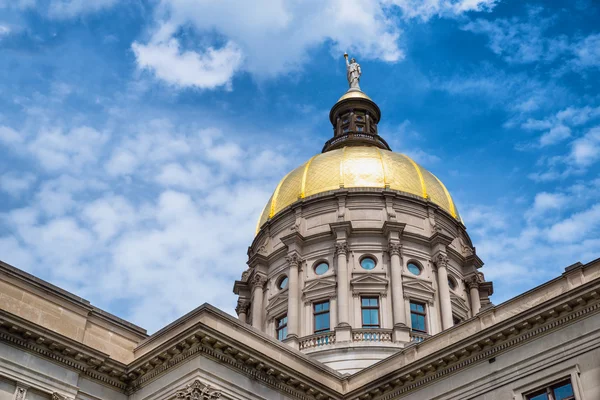 アトランタのジョージア州議会議事堂の金のドーム — ストック写真