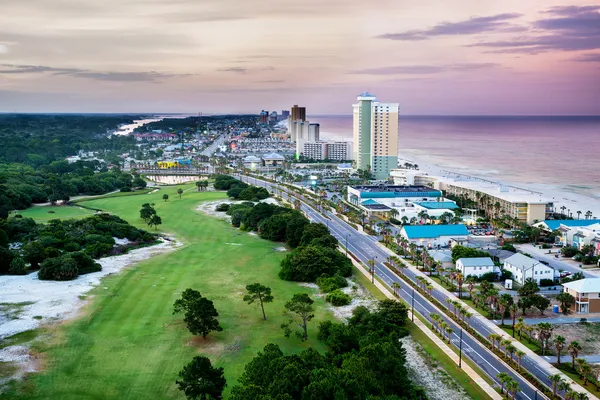 Panama City Beach, Florida, vista de Front Beach Road al amanecer —  Fotos de Stock